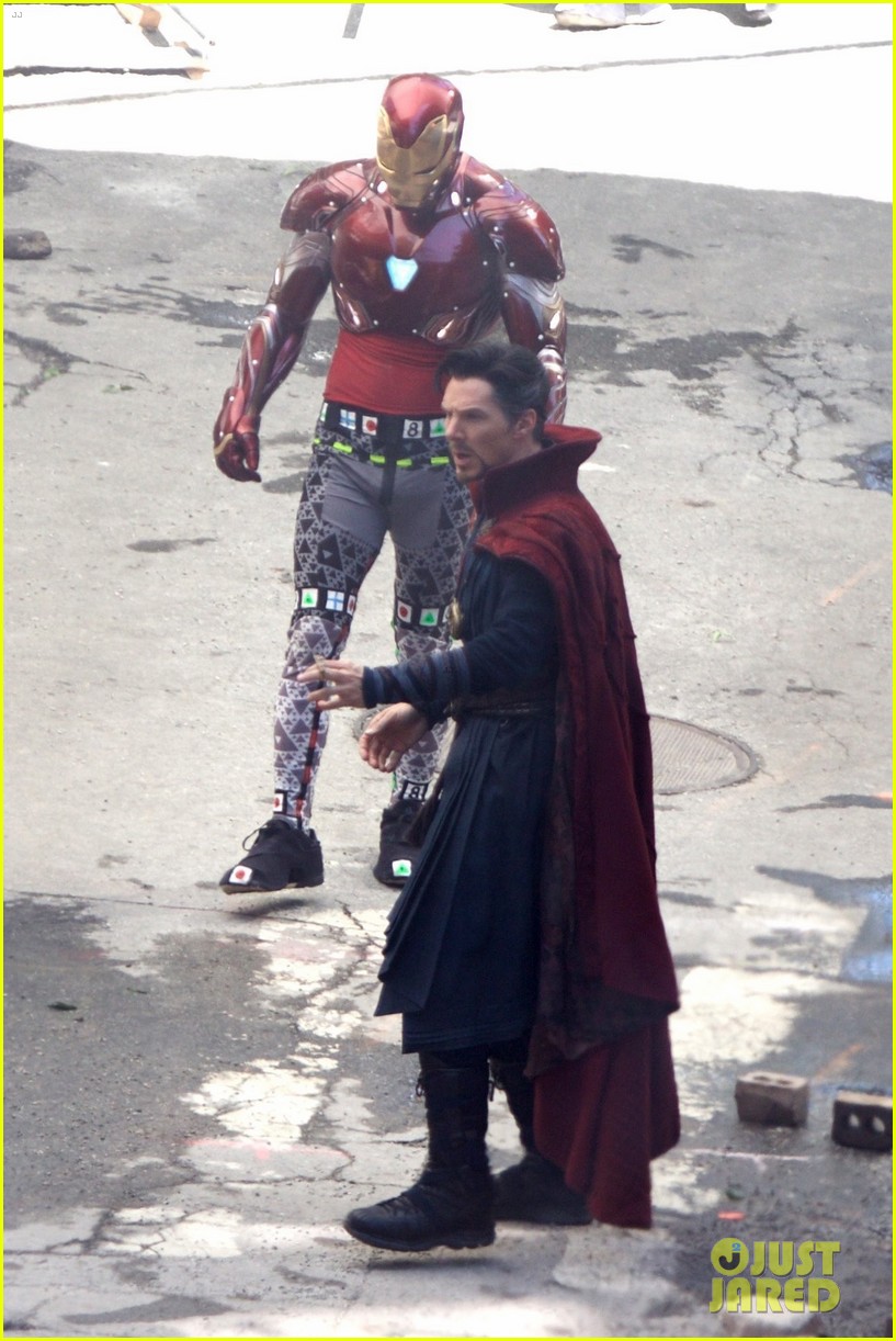 iron-man-wears-his-armor-in-new-avengers-infinity-war-set-photos-10.jpg