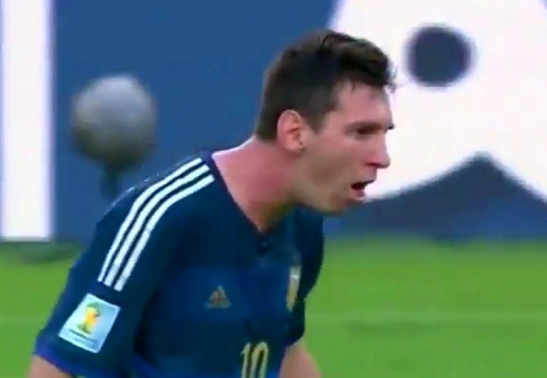 Messi-vomitando.jpg