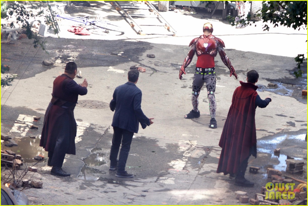 iron-man-wears-his-armor-in-new-avengers-infinity-war-set-photos-23.jpg