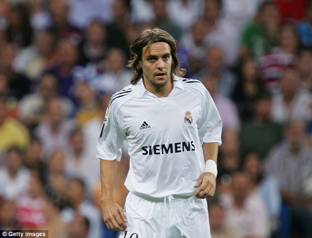 1B21FE3C000005DC-3093456-Former_England_international_Woodgate_in_action_for_Real_Madrid_-a-76_1432329250603.jpg