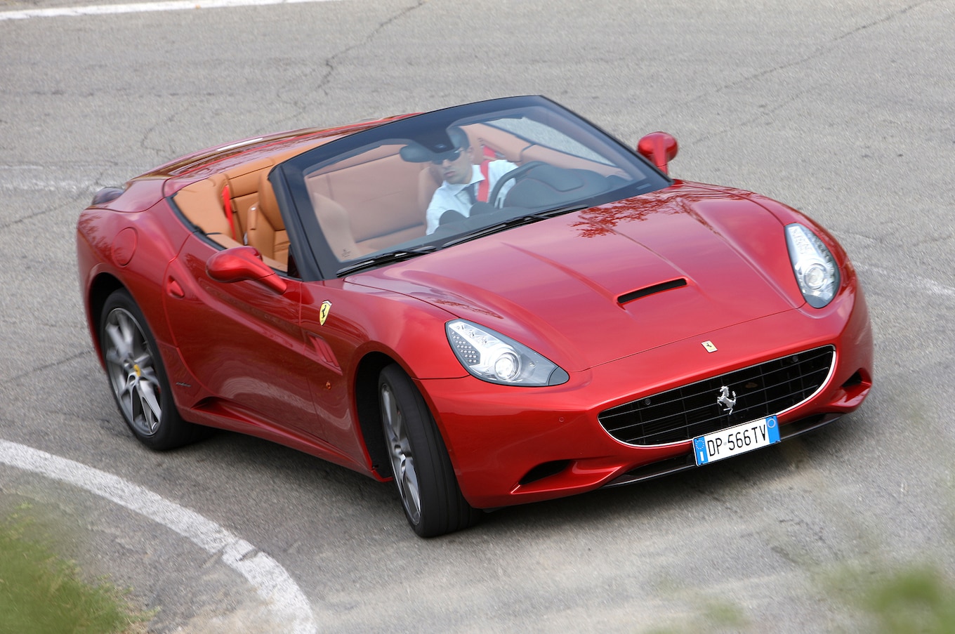 2014-Ferrari-California-three-quarters-in-motion-drivers-view.jpg