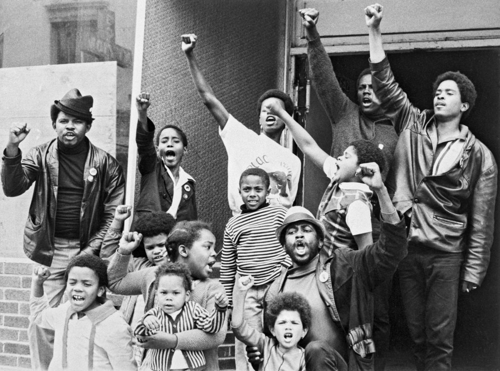 black-liberation-1967-001-group-black-power-salute.jpeg