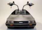 DeLorean_DMC-12_with_doors_open.jpg