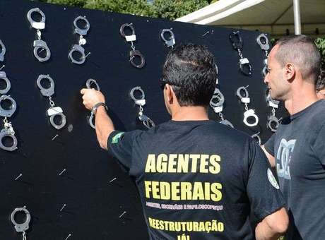 protesto-agentes-pf-brasilia-abr.jpg