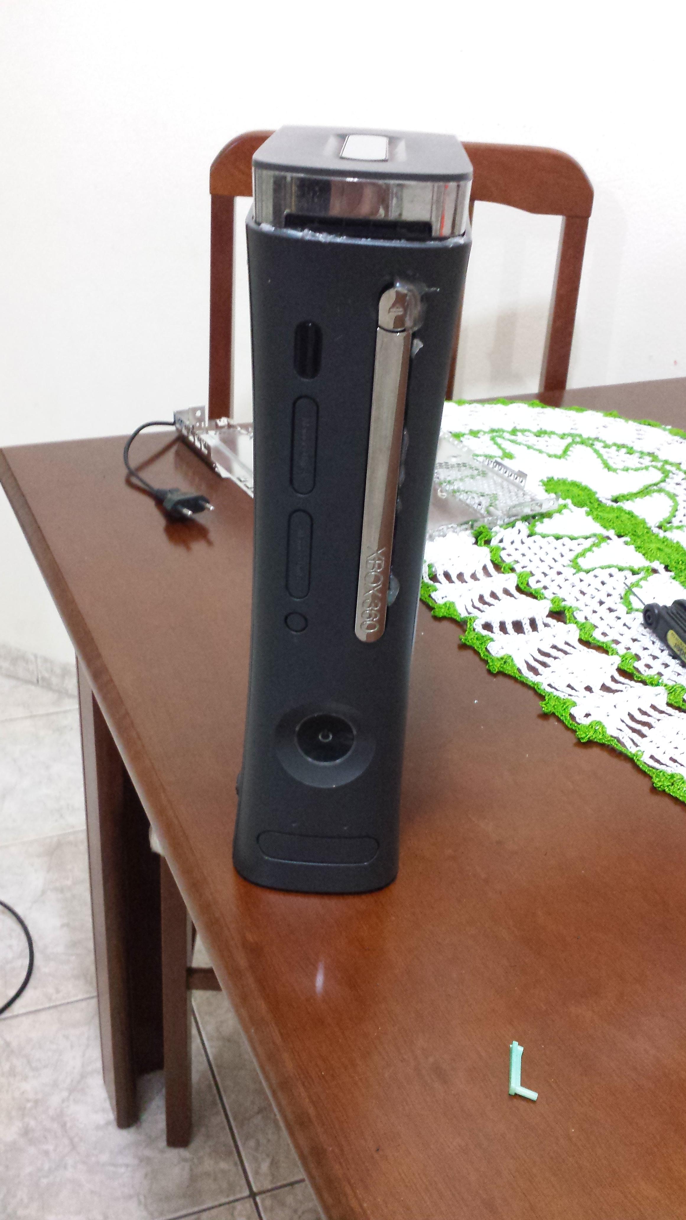 VENDIDO] Xbox 360 Slim 750GB RGH+LTE3.0 + 4000 Jogos  Fórum Outer Space -  O maior fórum de games do Brasil