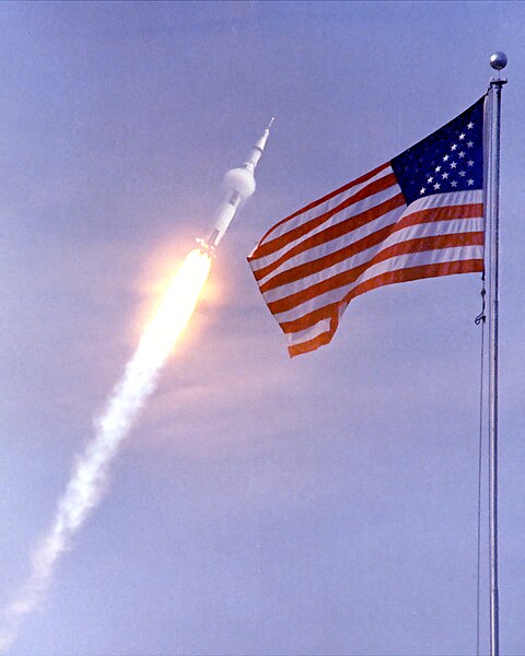 480px-Apollo_11_launch.jpg