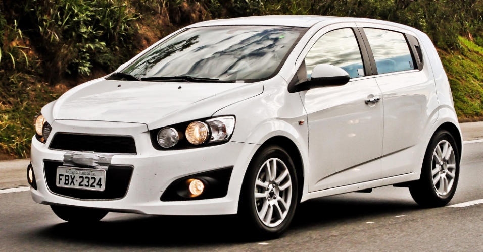 chevrolet-sonic-hatch-e-fotografado-durante-teste-secreto-co.jpg