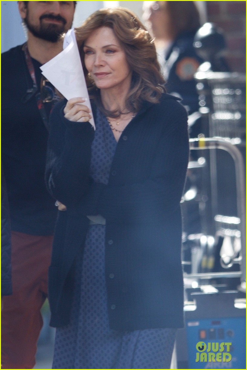 michelle-pfeiffer-spotted-on-ant-man-set-first-time-02.jpg