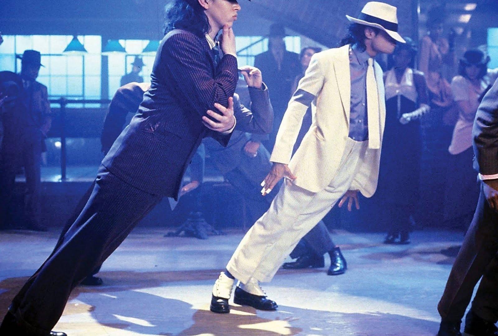 michael-jackson-em-cena-de-moonwalker-chapeu-virou-marca-da-cancao-smooth-criminal-1483553777796_v2_1600x1081.jpg