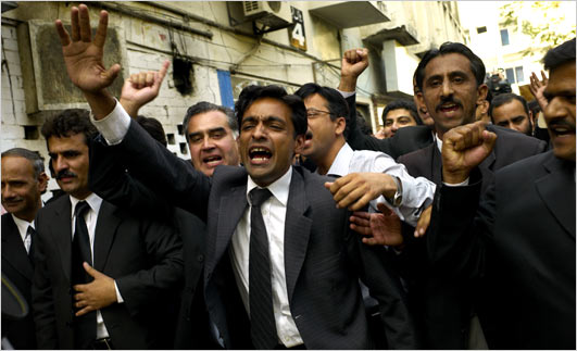 08pakistanlawyers.cityroom.jpg