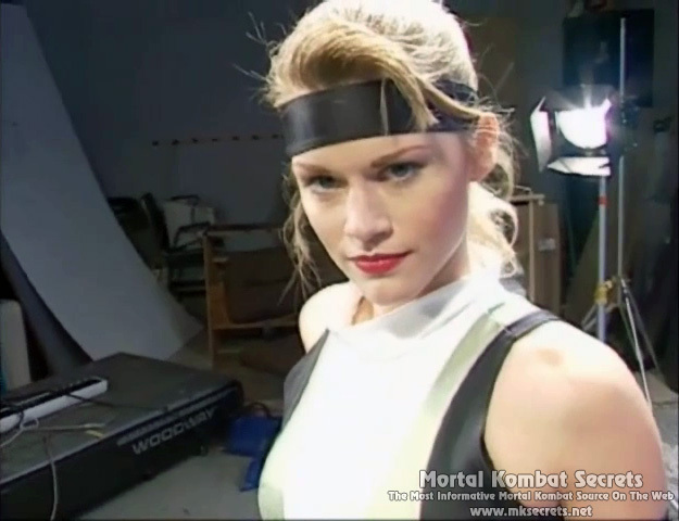 MK-3-Shoot-With-Kerri-Hoskins-sonya-blade-17686754-625-480.jpg