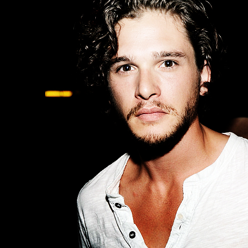 Kit-Harington-kit-harington-24125420-500-500.jpg