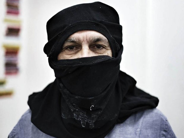 caetano-black-bloc.jpg