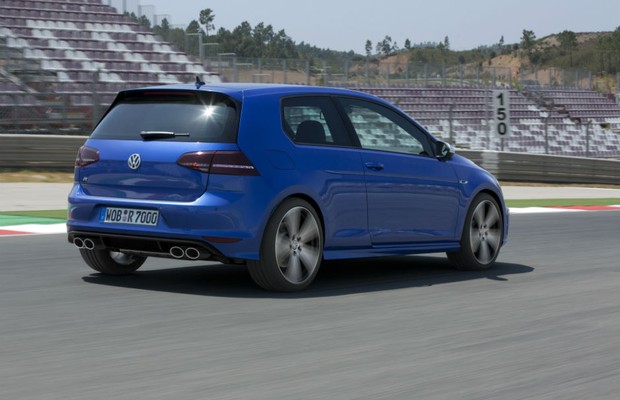 volkswagen_golf_r_2.jpg