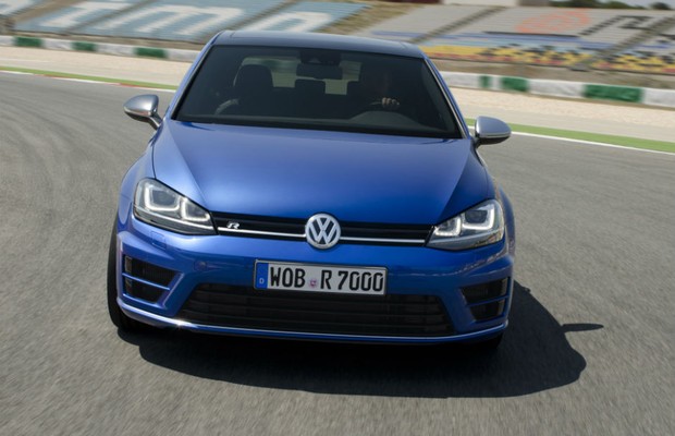 volkswagen_golf_r_4.jpg