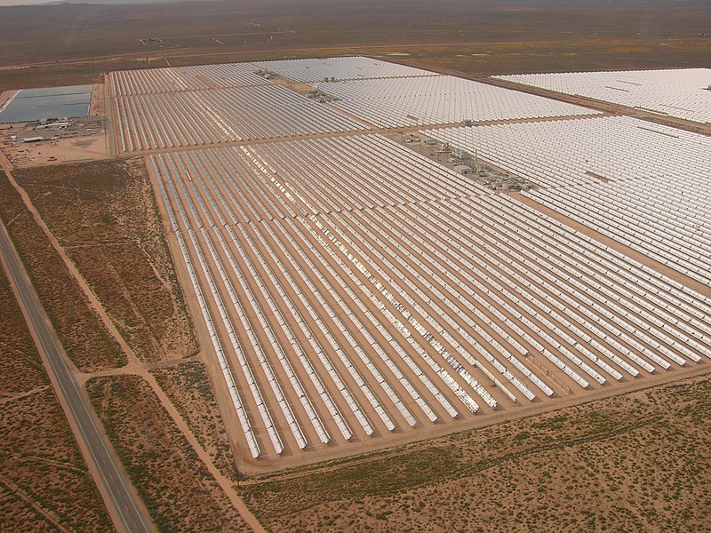 800px-Solarplant-050406-04.jpg