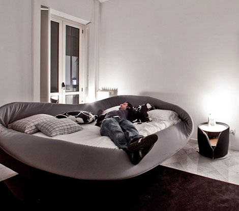 lago-col-letto-grey-bed.jpg